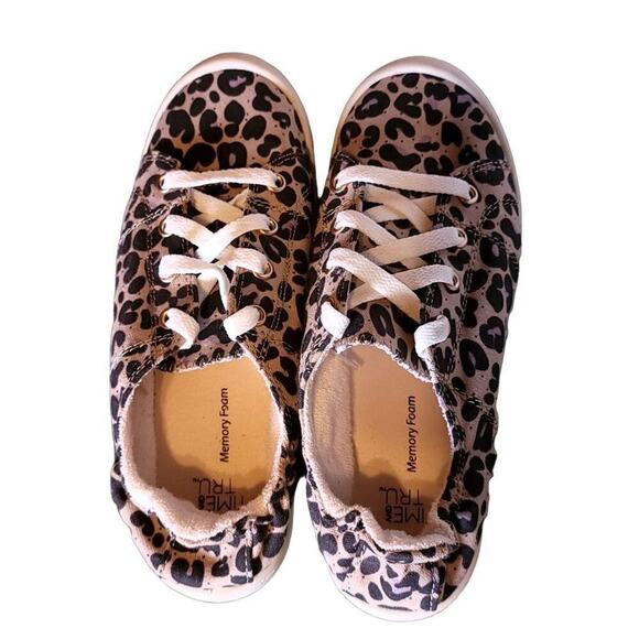 Time And Tru Women's Shoes Size 6.5 Leopard Print Brown Tan Memory Foam   - Picture 2 of 10